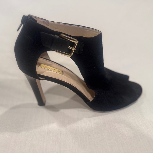 Black Cutout Buckle Sandal Heels - Size 10 - Picture 1 of 4